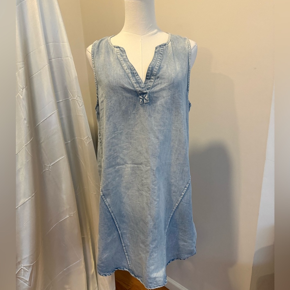 Cupshe Light Blue Sleeveless Denim Shift Dress - Picture 2 of 4